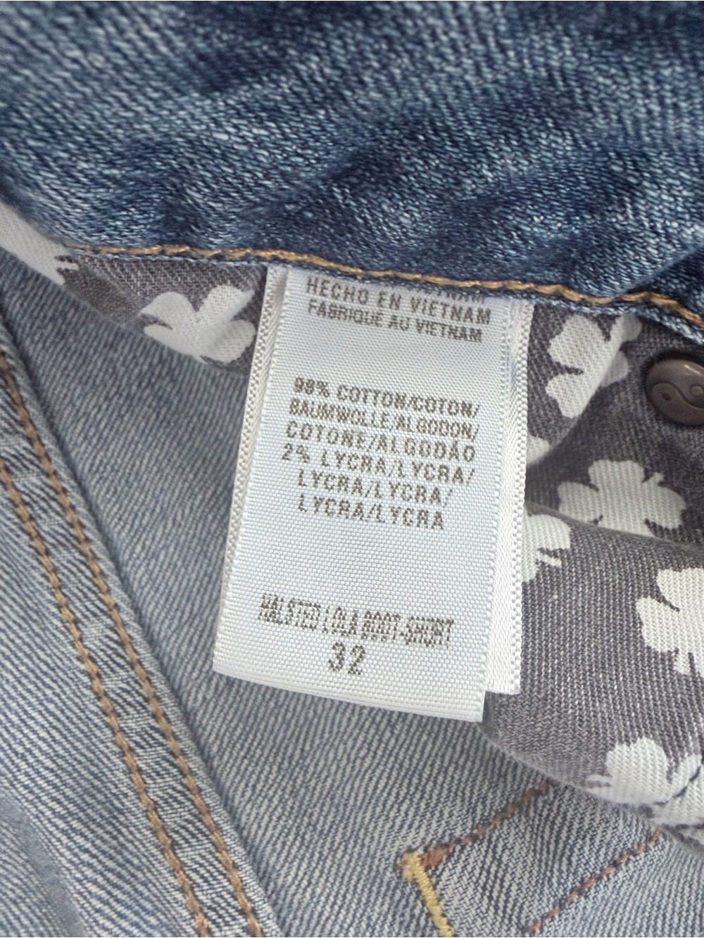 Lucky Brand Light Wash Flare Jeans- size 14/32 - Picture 4 of 6